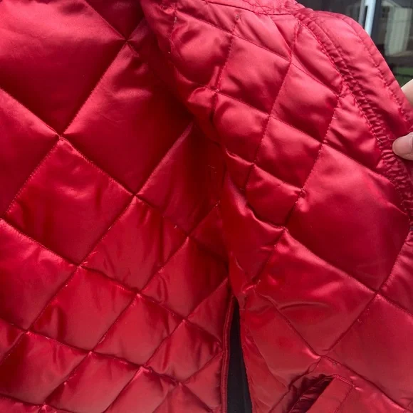 Lightweight Reversible Vest - Picture 8 of 11